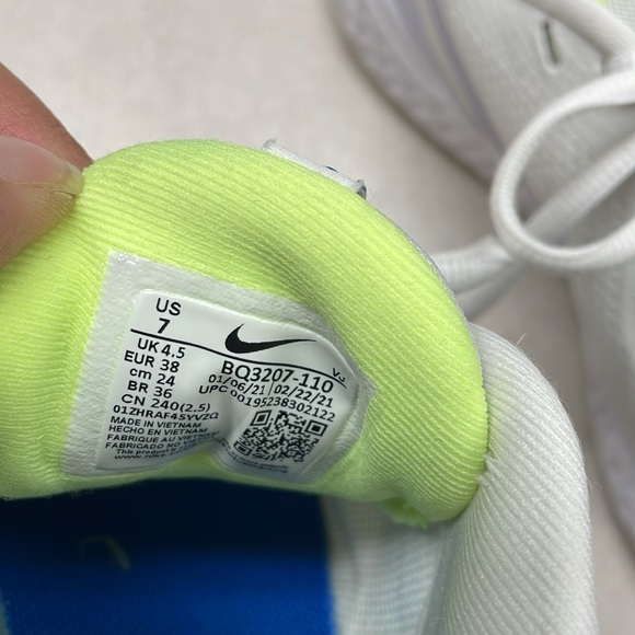 Nike Revolution Sneakers - Picture 3 of 8